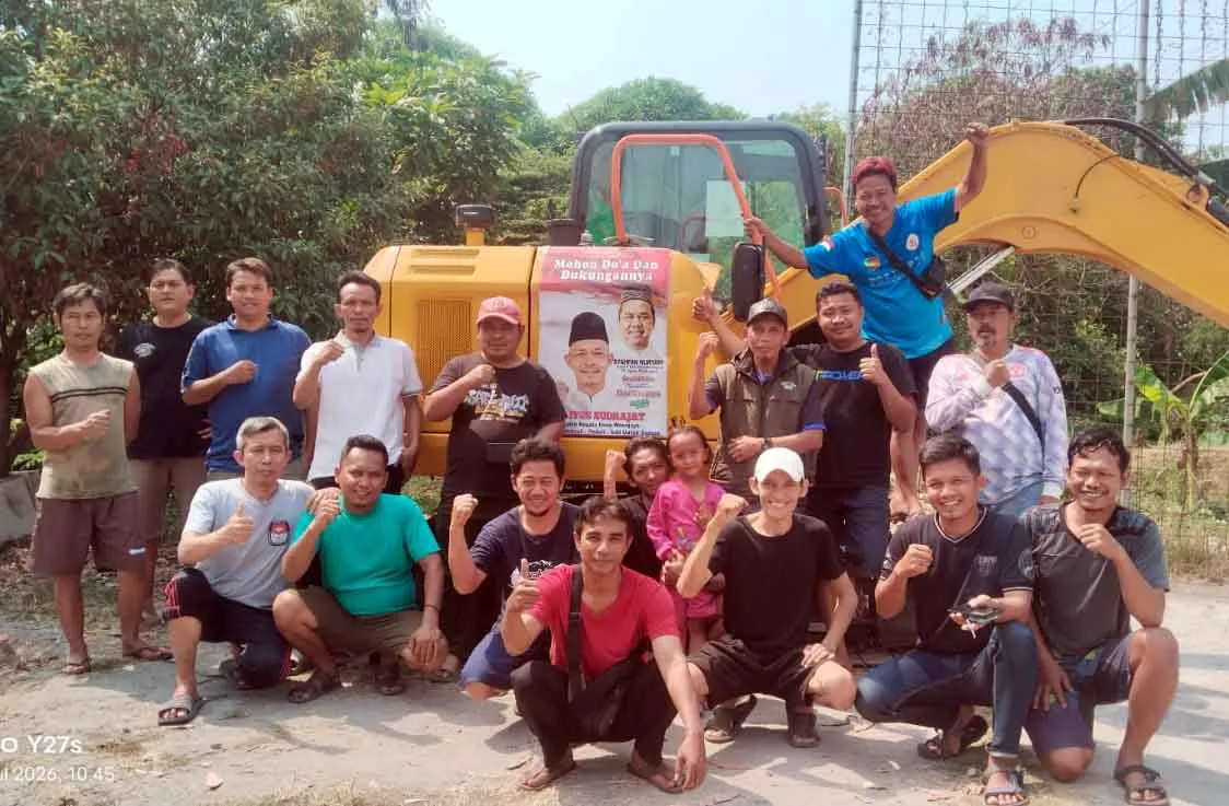 Warga Perum Kirana Gotong Royong Normalisasi Kali Cegah Banjir