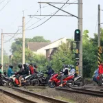 Triton Tertabrak KA Gajayana di Bulak Kapal, Pengemudi Tewas, Perlintasan Jadi Sorotan