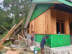 Rumah TMMD Sorong Selatan Hampir Rampung, Warga Segera Tempati