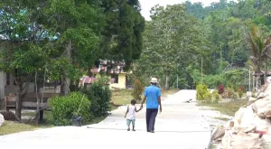 TMMD Bangun Jalan Cor, Warga Kampung Sesor Nikmati Akses Lebih Baik