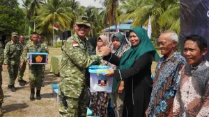 Bakti Sosial TNI Layani Warga Saat Latihan Terintegrasi 2026