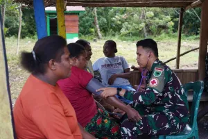 TMMD Ke-129 Jaga Kesehatan Warga dan Personel di Sesor
