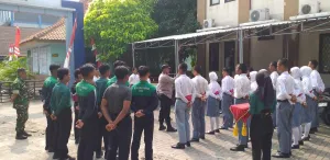 Babinsa Latih Calon Paskibra Pinang Sambut HUT RI Ke-81
