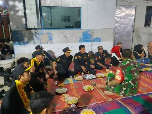 Koramil Cakung Perkuat Siskamling Bersama Aparat dan Warga