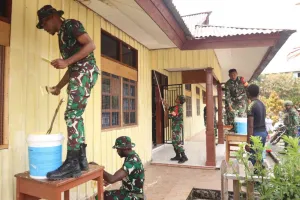 Kodim 1714/Puncak Jaya Perindah SMP Negeri 1 Mulia Lewat Karya Bakti