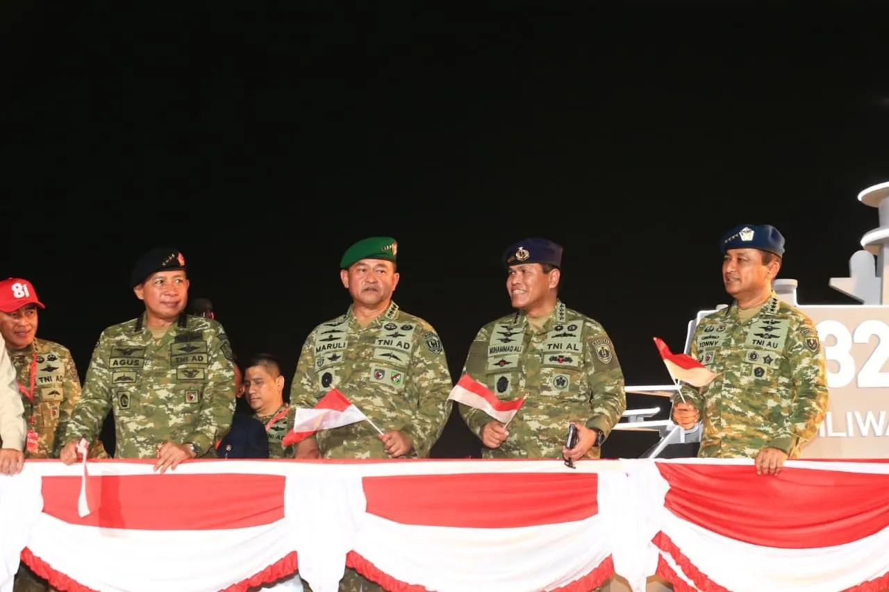 Panglima TNI dan Presiden Hadiri Karnaval Bersatu di Monas