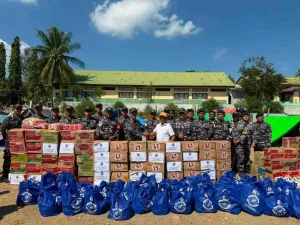 TNI Kerahkan 1.265 Personel dan Salurkan 188 Ton Bantuan Gempa NTT