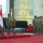 Panglima TNI Beri Kenaikan Pangkat Luar Biasa kepada Dua Prajurit