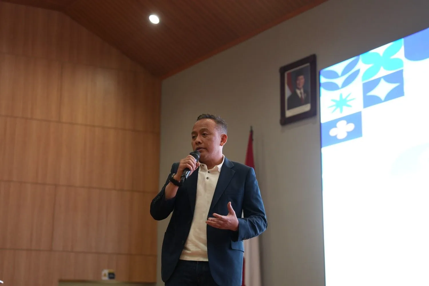 Dirut PTPN IV PalmCo Dorong Mahasiswa FEB UI Berani Bereksperimen 1 Dirut PTPN IV PalmCo Dorong Mahasiswa FEB UI Berani Bereksperimen