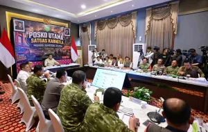 Panglima TNI Dampingi Prabowo Tinjau Penanganan Karhutla di Riau-Sumsel