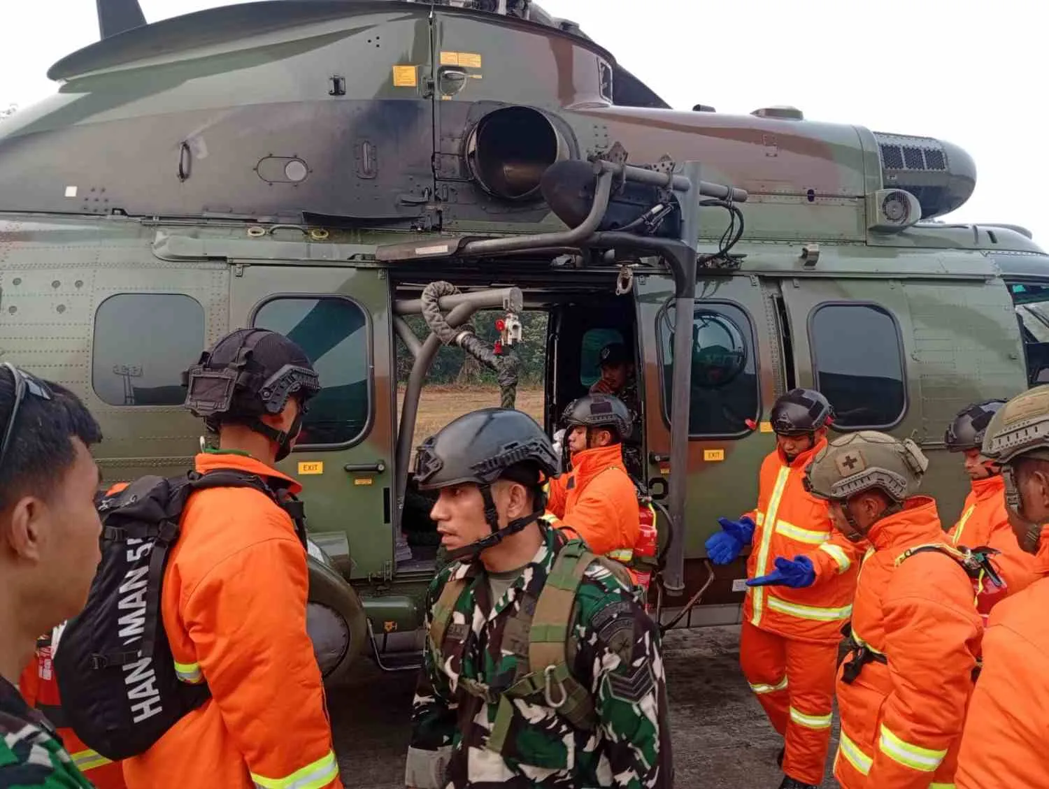 Tim Alpha TNI Buka Jalur Tim Free Fall Tangani Karhutla Pekanbaru