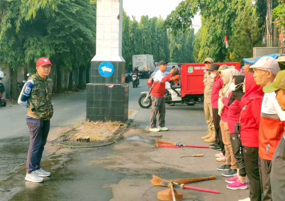 Jelang HUT RI Ke 81, Lurah Jatimekar Kerahkan Seluruh RT RW Bersih Lingkungan