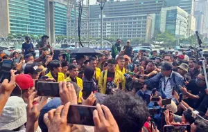 BEM UI Kepung Bundaran HI, Suarakan Krisis Kedaulatan Sehari Pasca-HUT RI
