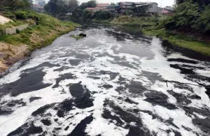 Kali Bekasi Menghitam, Pemkot Telusuri Dugaan Limbah dari Hulu