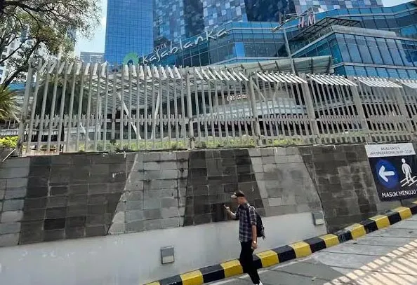 Pramono Nilai Pagar Tinggi Mal Bangun Citra Jakarta Tak Aman 1 Pramono Nilai Pagar Tinggi Mal Bangun Citra Jakarta Tak Aman