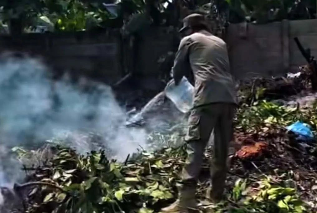 Camat Pondok Melati Tegur Warga Bakar Sampah, Denda Bisa Rp50 Juta
