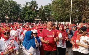 Gebyar Merdeka Jatiasih, 1.600 Warga Senam dan Fun Walk Bersama Wali Kota