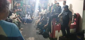 Koramil Kramatjati-Makasar dan Warga Perkuat Siskamling Jaga Keamanan