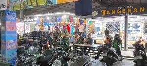 Babinsa dan Komduk Patroli Malam Jaga Keamanan Tangerang