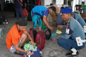 Lanal Dumai Gagalkan Illegal Entry, 16 Orang Diamankan di Pantai Purnama