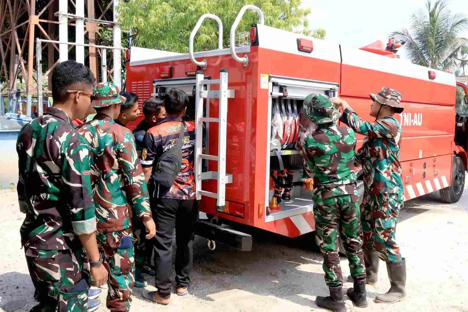Lanud Sjamsudin Noor Perkuat Kesiapan Personel Hadapi Ancaman Karhutla
