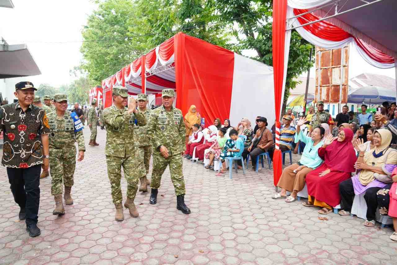 Dankodiklat TNI Tinjau Bakti Kesehatan dan Sosial SGS 2026 di Martapura