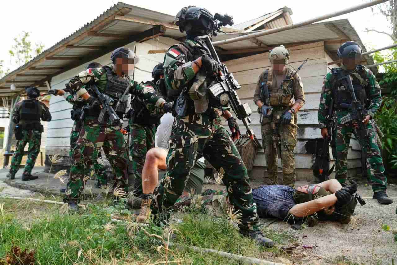 SOF TNI dan Negara Sahabat Asah Kemampuan Strike and Raid