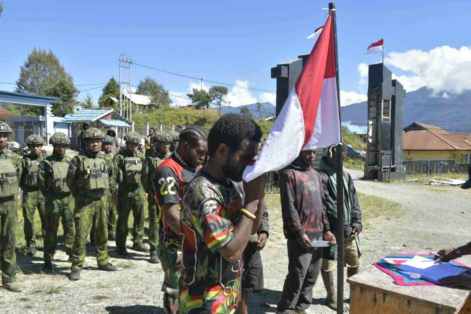 Enam Anggota dan Simpatisan OPM Ikrar Setia kepada NKRI dalam Dua Hari