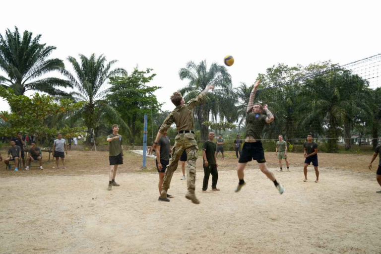 Olahraga Bersama Prajurit SGS 2026 Pererat Persahabatan Militer Negara Sahabat