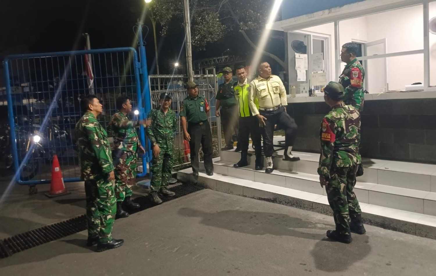 Koramil Duren Sawit Patroli Cegah Tawuran Remaja