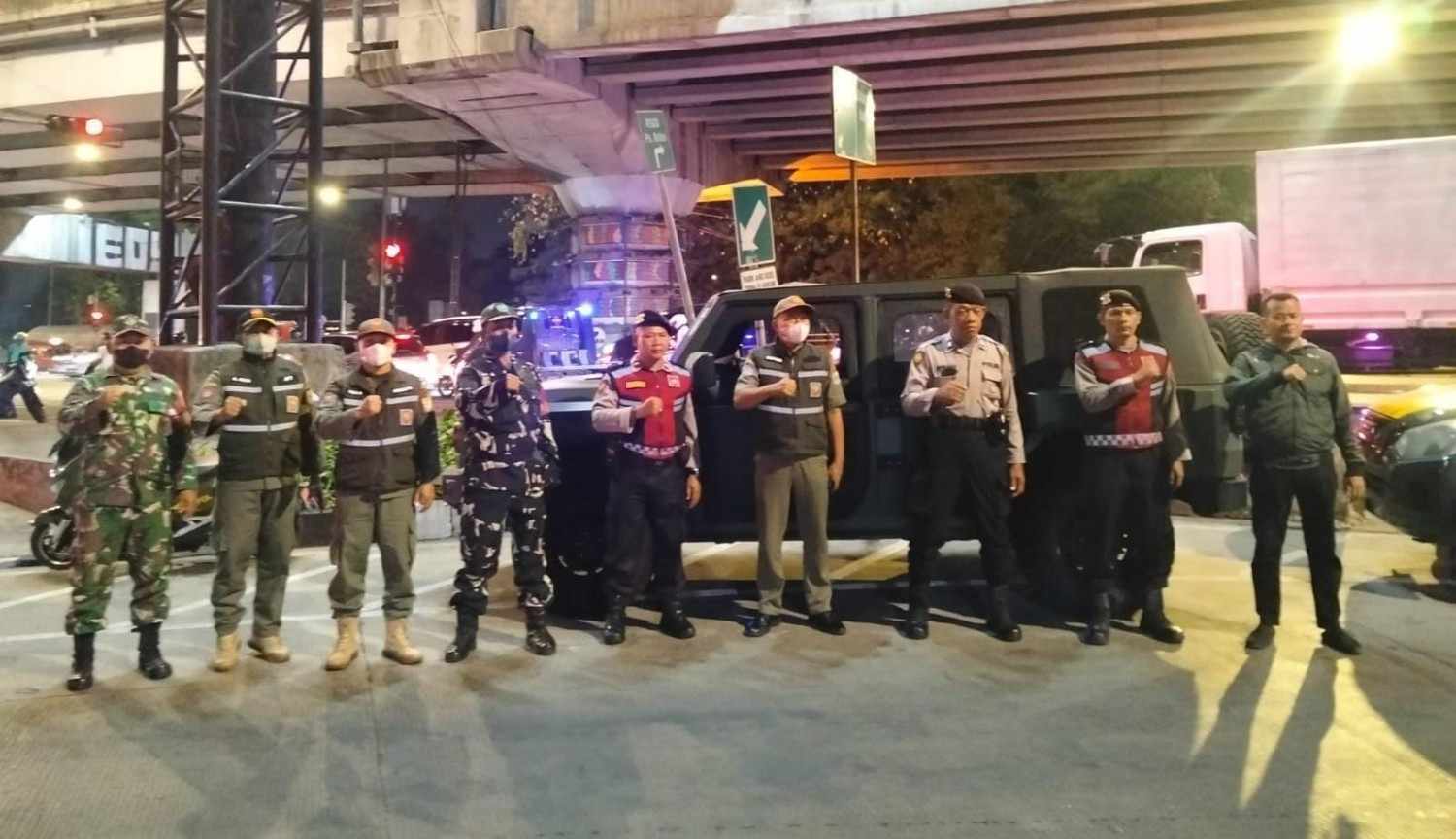 Patroli Malam Minggu Koramil Ps.Rebo-Ciracas Perkuat Kamtibmas Ciracas 1 Patroli Malam Minggu Koramil Ps.Rebo-Ciracas Perkuat Kamtibmas Ciracas