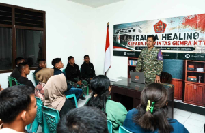Puspsi TNI Berikan Trauma Healing bagi Relawan Penyintas Gempa NTT