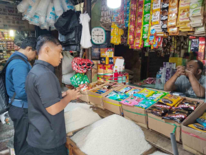 Polisi Cek Harga Beras di Jakarta Utara dan Kepulauan Seribu