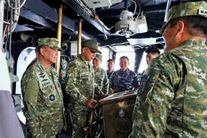 Panglima TNI Tinjau ITS Giuseppe Garibaldi di Tanjung Priok