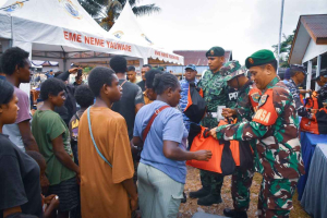 Bakti Sosial HUT ke-81 TNI Semarakkan Kebersamaan di Nawaripi