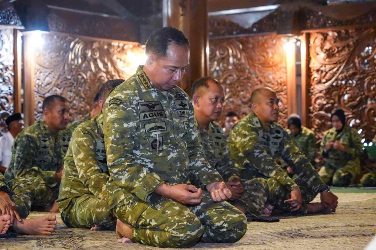 Panglima TNI Ziarah ke Makam Soeharto dan Jenderal Soedirman