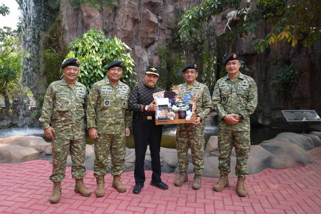 Kababinkum dan HAM TNI Anjangsana ke Sesepuh TNI Hendropriyono