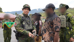 Empat Anggota OPM Puncak Jaya Serahkan Senjata, Pilih Jalan Damai