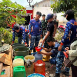 Lanud Sjamsudin Noor Salurkan Air Bersih untuk Warga Terdampak Kekeringan