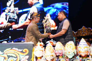 Panglima TNI Hadiri Wayang Golek di Pangandaran, Dorong Sinergi dengan Warga
