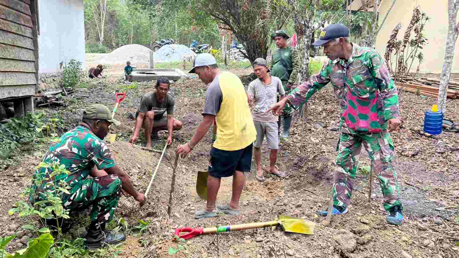 Satgas TMMD ke-130 Bangun Rumah Warga Kampung Yamboi Bersama Masyarakat