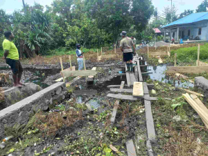 Satgas TMMD ke-130 Bangun Jembatan untuk Permudah Mobilitas Warga Mansel