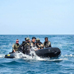 Kopaska dan Pasukan Australia Latihan Infiltrasi Bawah Air di Situbondo