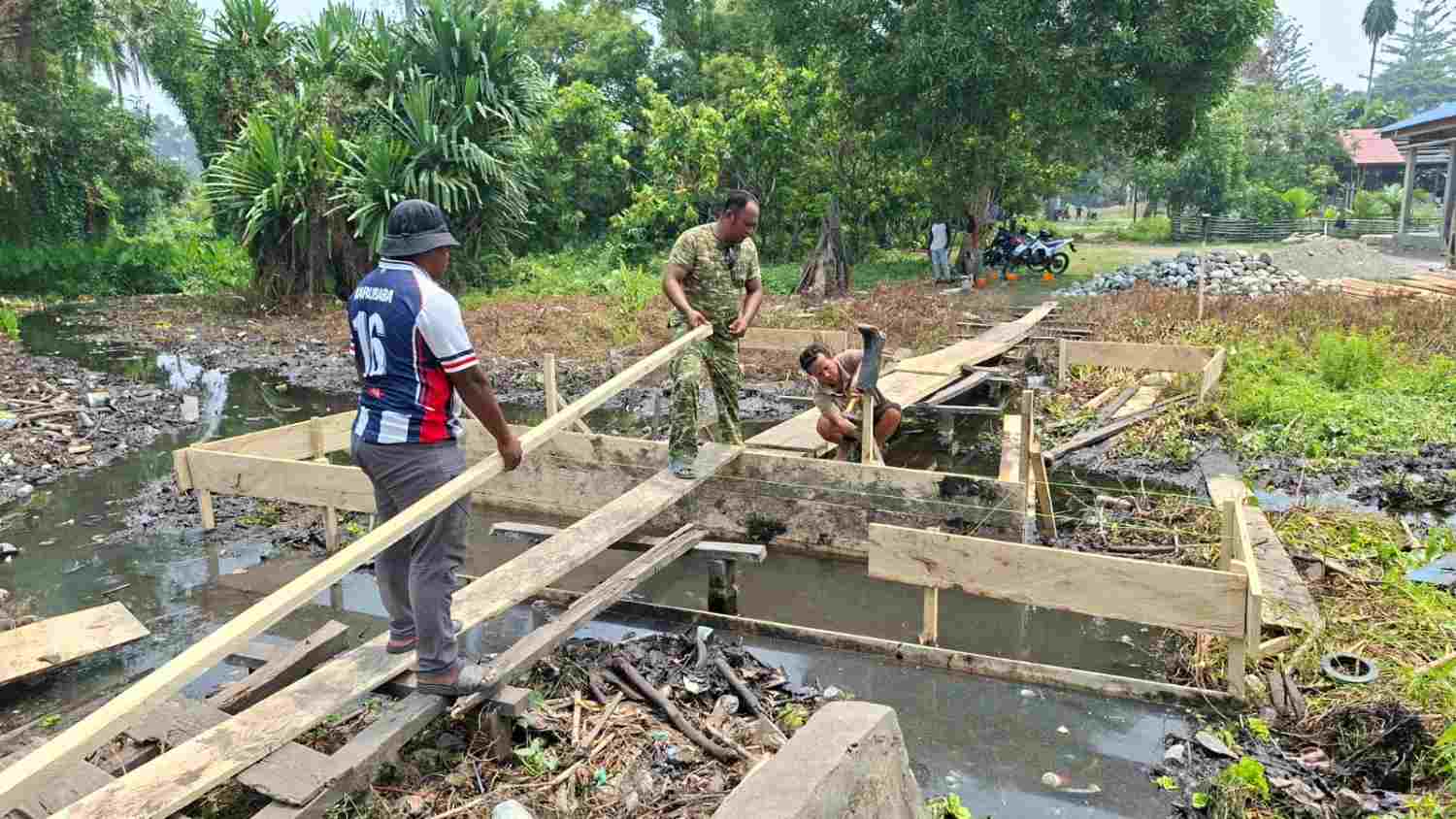Satgas TMMD ke-130 Kodim Mansel Percepat Pembangunan Jembatan
