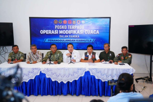 TNI Kerahkan Pesawat CASA untuk Perkuat Operasi Modifikasi Cuaca