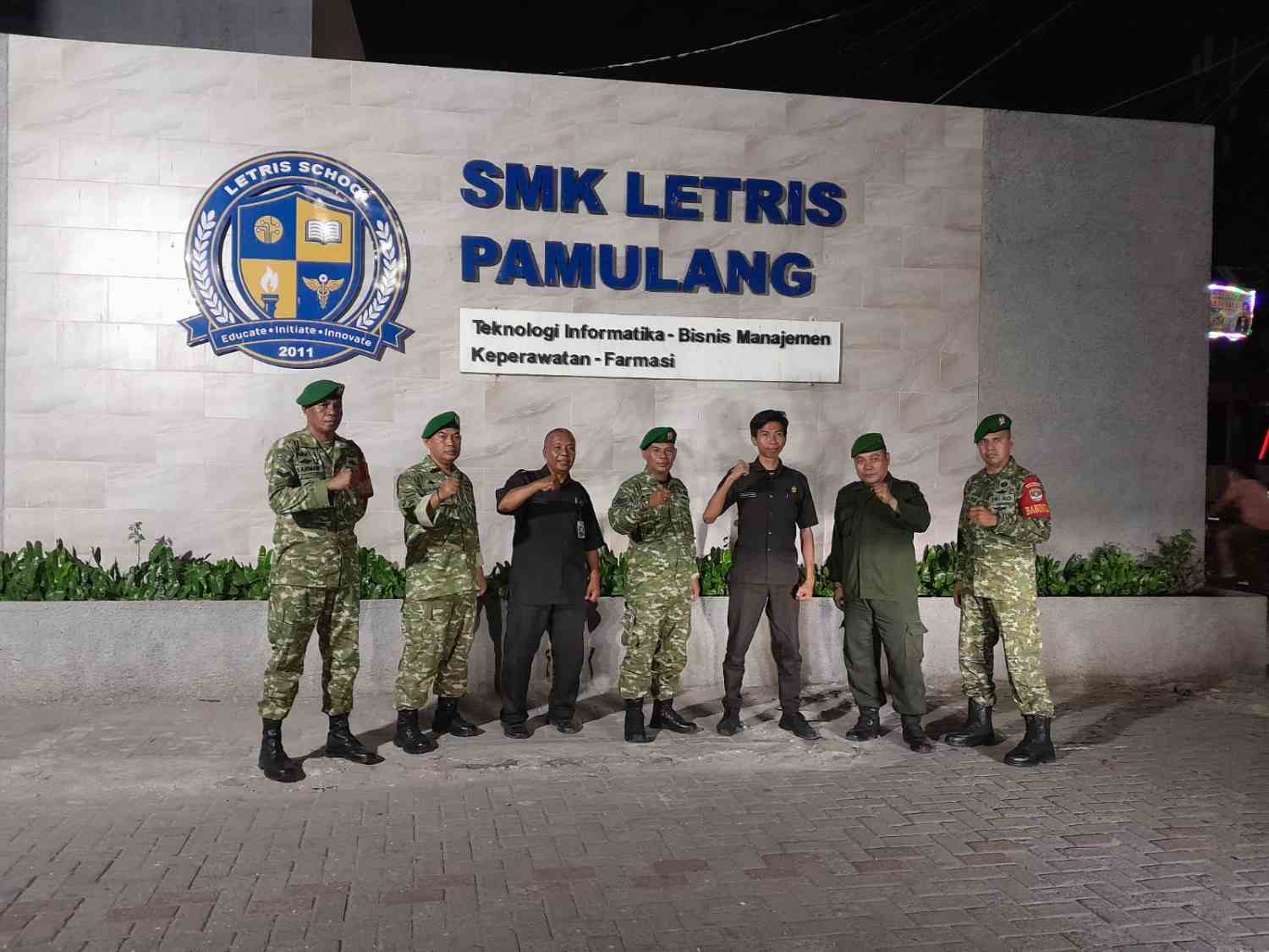 Babinsa dan Komduk Patroli Malam, Warga Tangerang Diimbau Aktifkan Siskamling