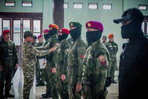 136 Prajurit TNI Terima Kenaikan Pangkat Luar Biasa di Papua