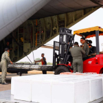 TNI Kirim 9,5 Ton Bahan Semai untuk OMC Karhutla di Dua Wilayah