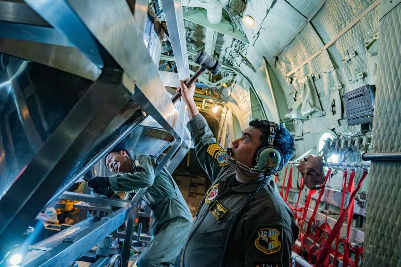 Satgas Udara TNI Tabur 10,4 Ton Bahan Semai untuk Atasi Kabut Asap Palembang 1 Satgas Udara TNI Tabur 10,4 Ton Bahan Semai untuk Atasi Kabut Asap Palembang
