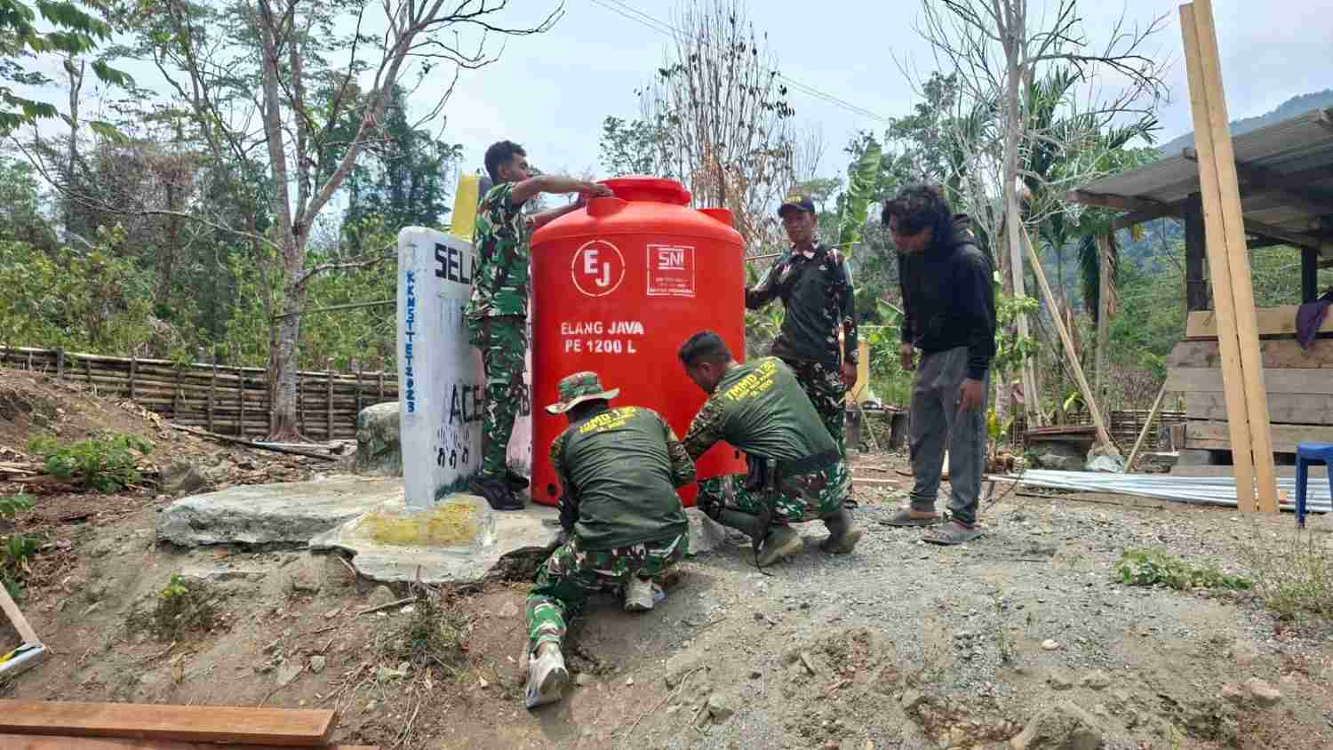 Kapan Air Bersih Mengalir ke Rumah Warga Kampung Yamboi?